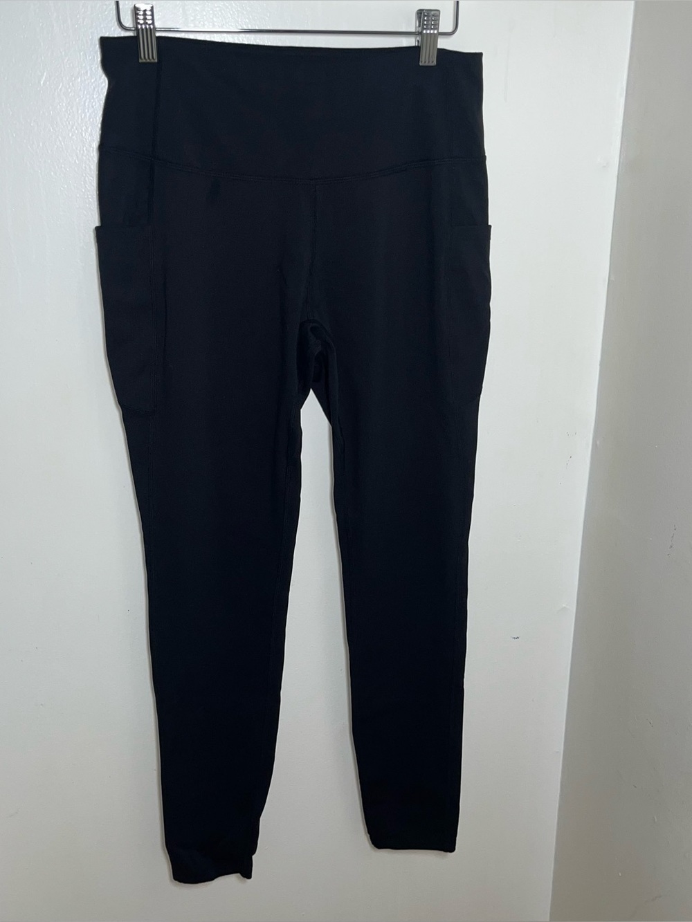 Enerbloom phone pocket leggings